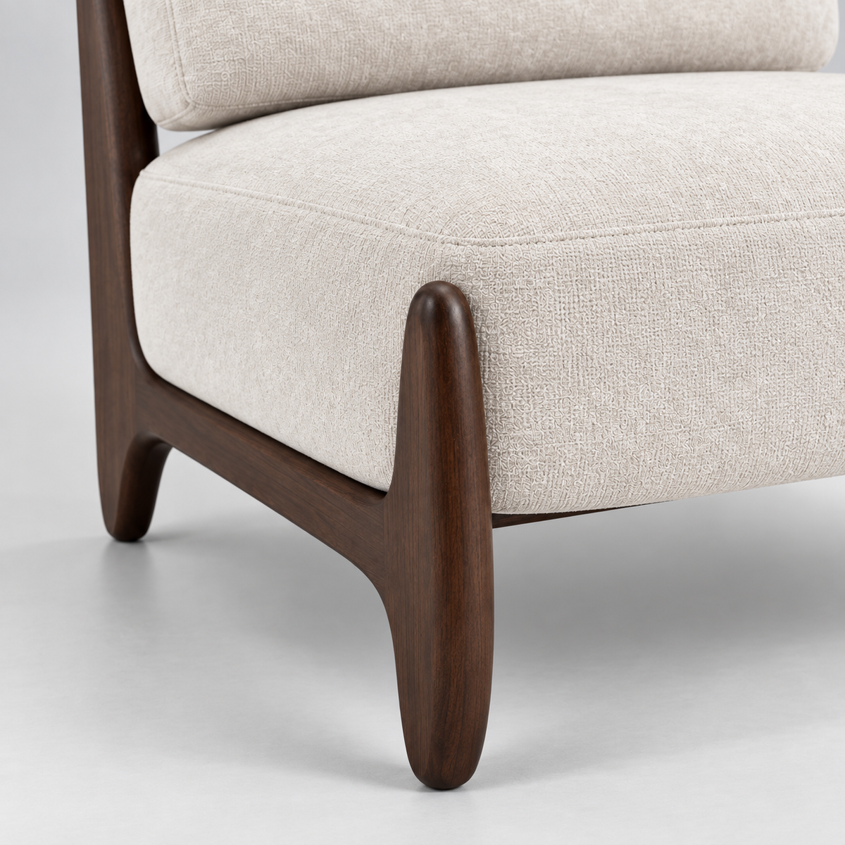 « Alba » — Fauteuil en chenille crème et bois — vue 3