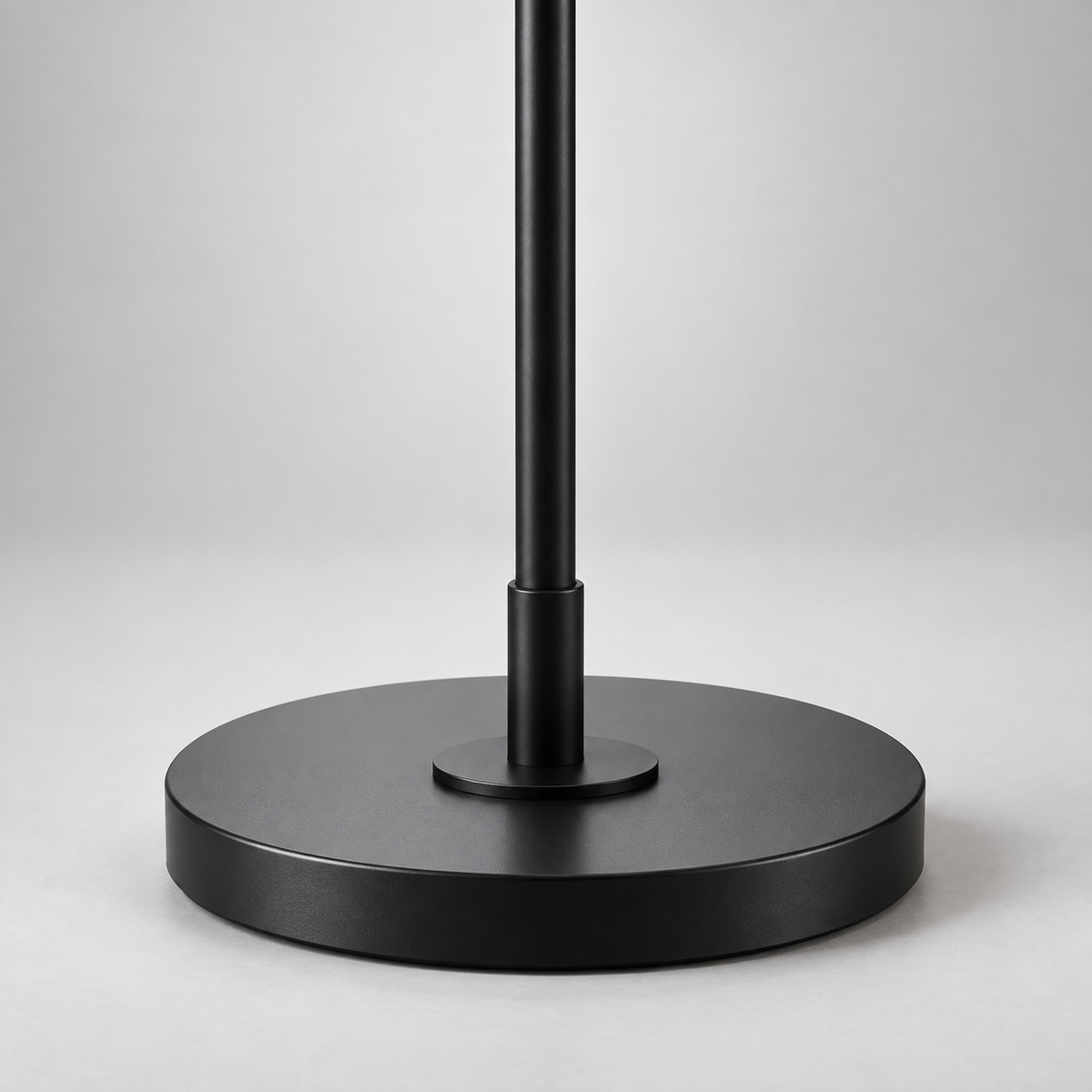 « Lecture » — Lampadaire E27 avec interrupteur au pied — vue 4