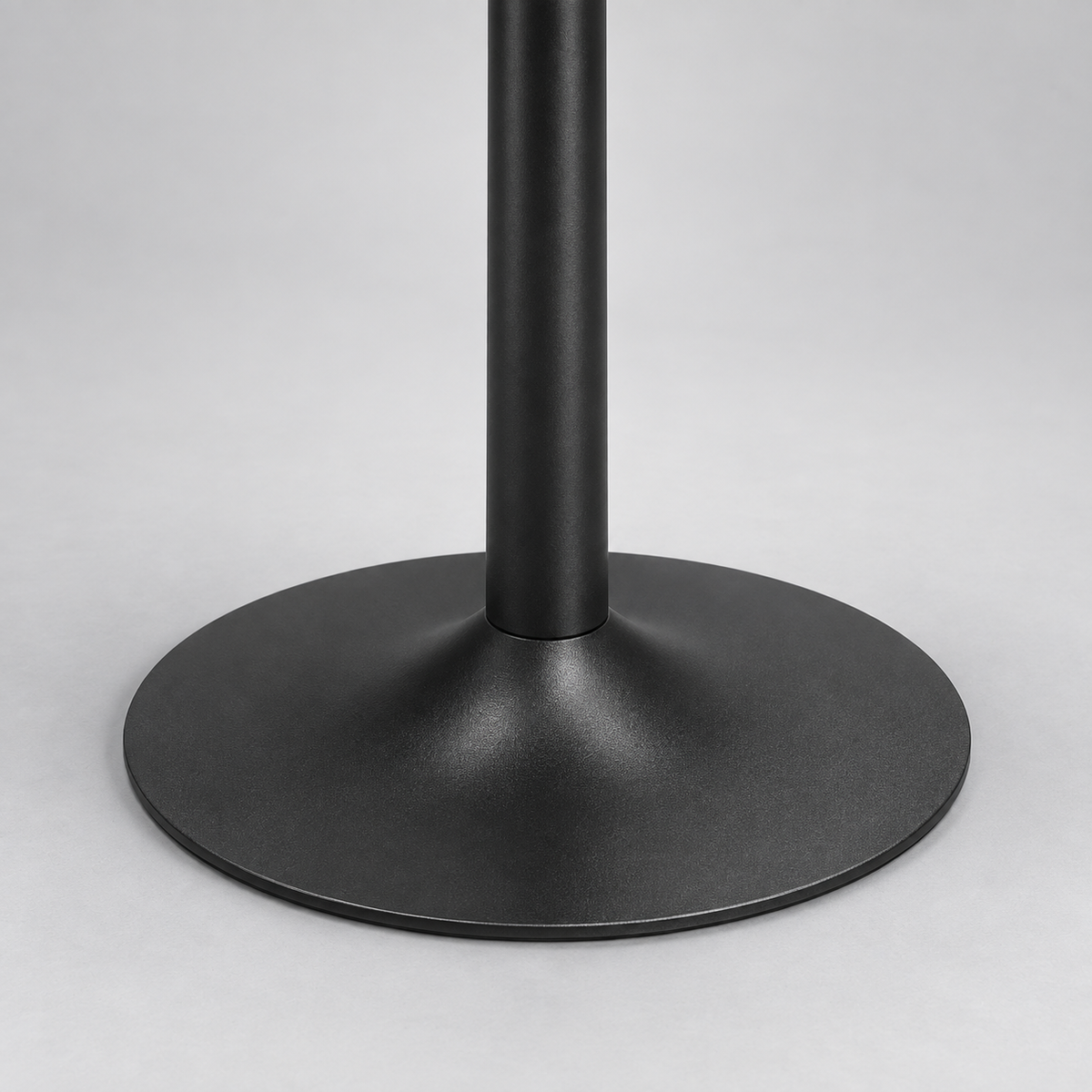 « Noyer » — Table bistrot ronde finition noyer, 60 cm — vue 4